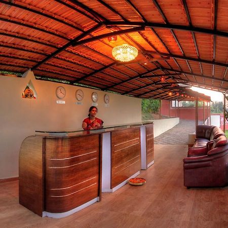 Hotel By The Way Mysore Esterno foto