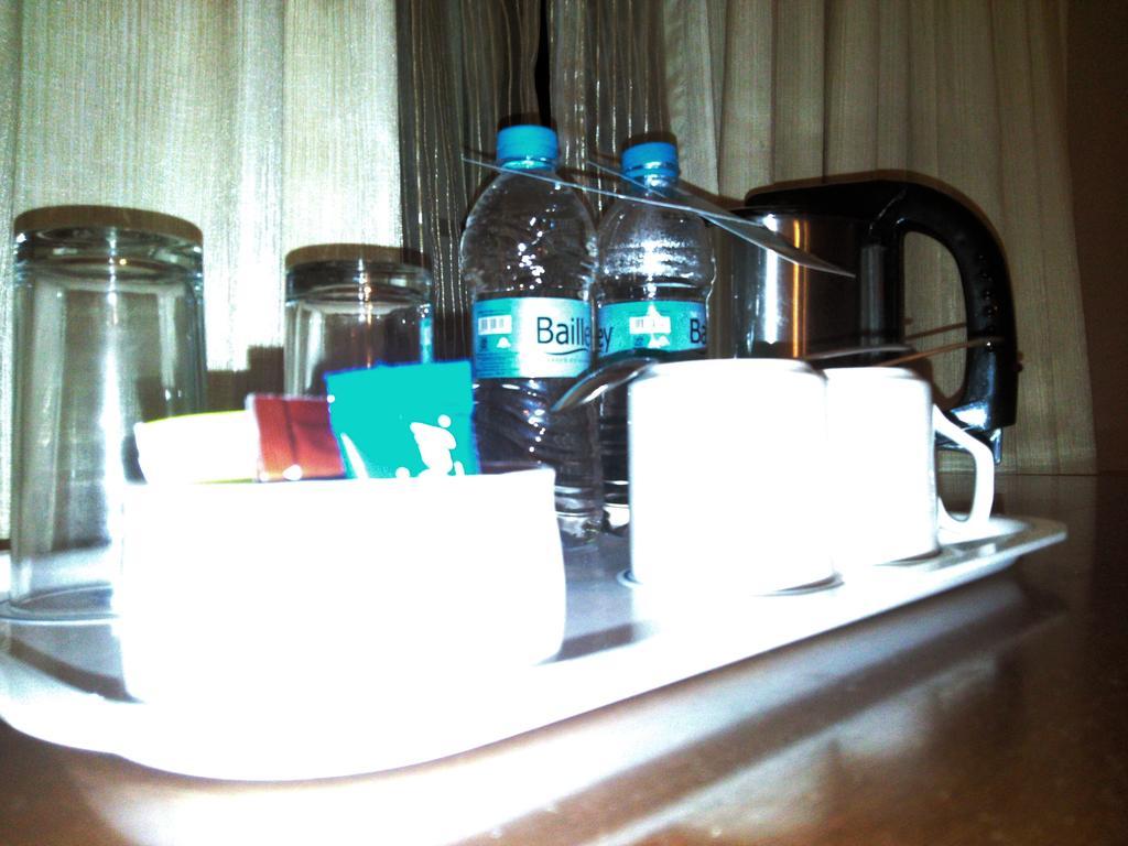 Hotel By The Way Mysore Camera foto